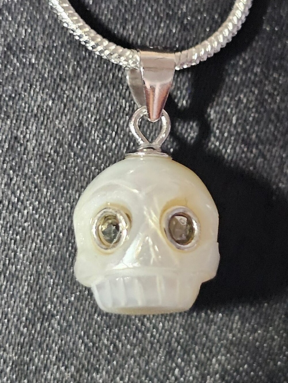 Mother of Pearl Skull Pendant Necklace - White